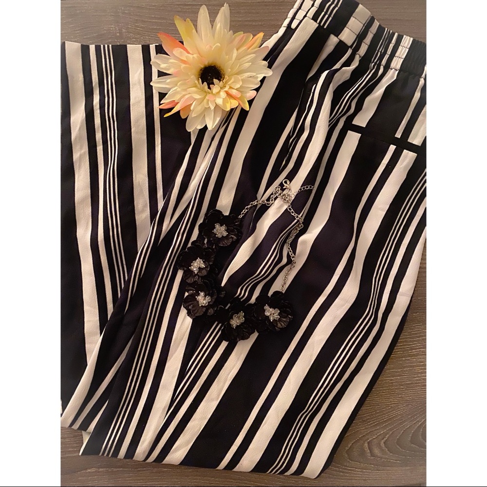 ZARA Vertical Dark Navy Striped Pants